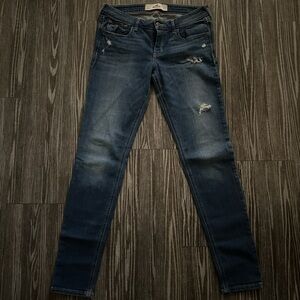 Hollister Women's Distressed Blue Jeans